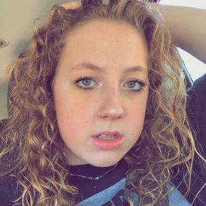 Meet your Posher, Lila